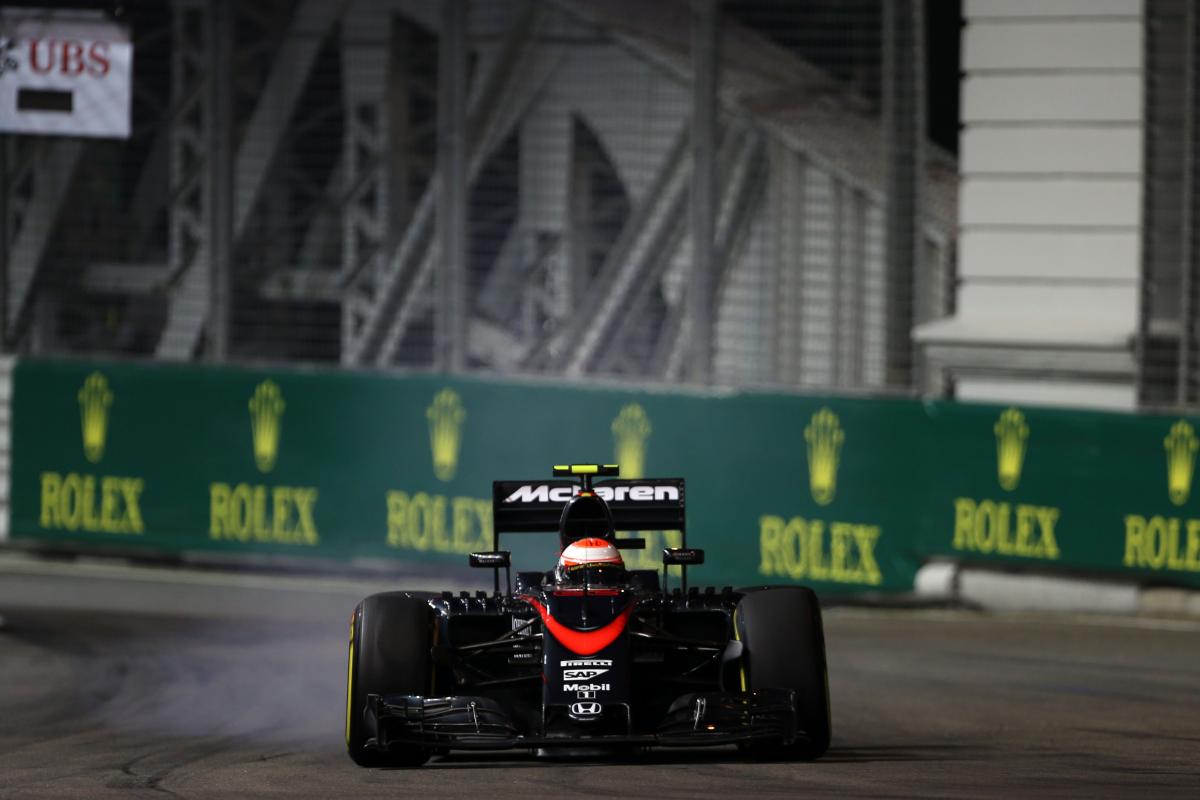 Motorsports: FIA Formula One World Championship 2015, Grand Prix of Singapore, #22 Jenson Button (GBR, McLaren Honda), *** Local Caption *** +++ www.hoch-zwei.net +++ copyright: HOCH ZWEI +++