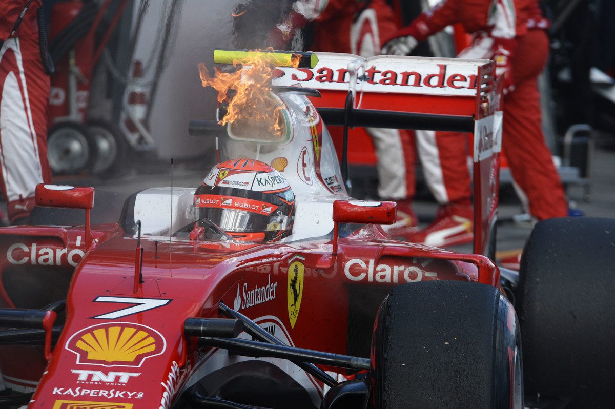 Ferrari chystá úpravu turba. Nejen proto, aby se neopakovala situace na obrázku, ale také kvůli snížení ztráty na Mercedes
