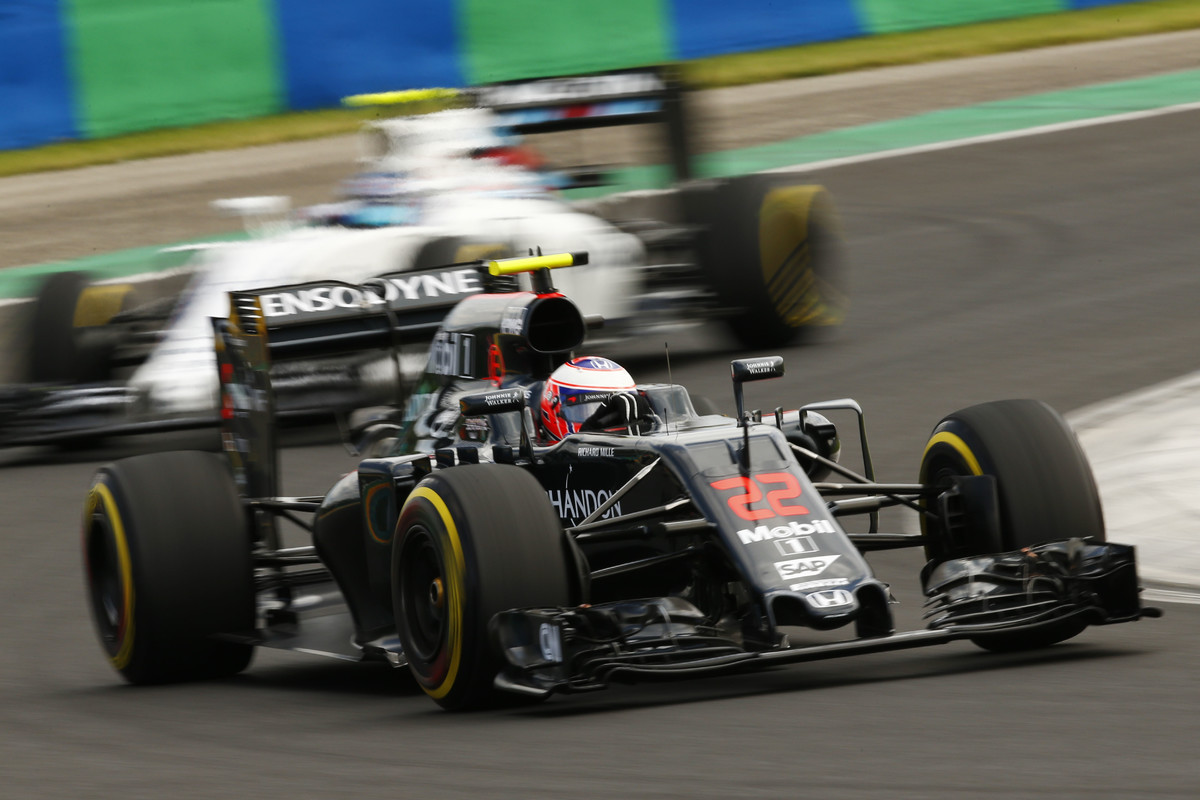 Přestoupí Button z McLarenu do Williamsu?