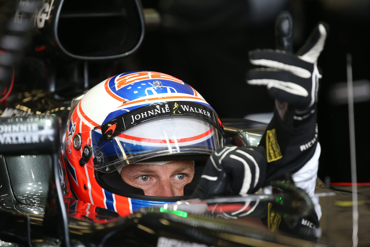 Jenson Button, zatím neví, co bude dál. Jedno je ale jisté, závodění je stále nedílnou součástí jeho života