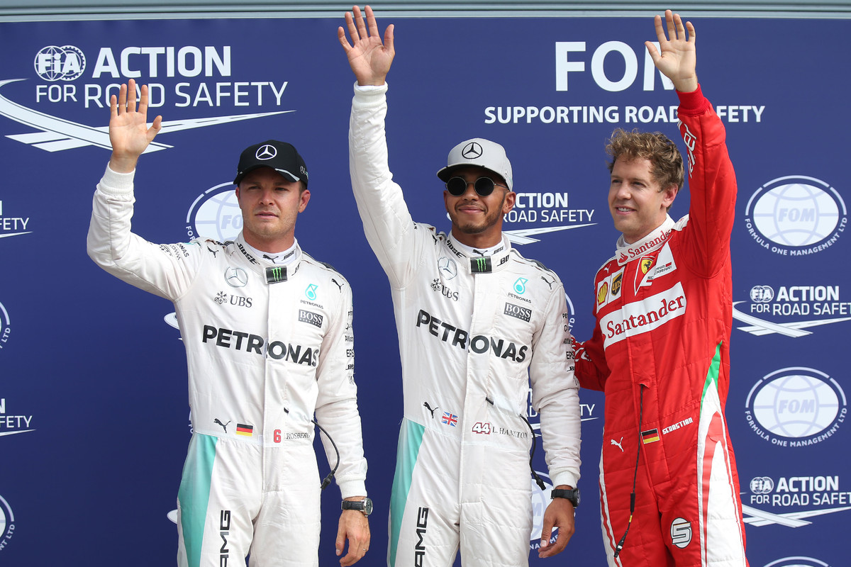 Dokáže Sebastian Vettel na startu zatopit pilotům Mercedesu, jak už se mu to několikrát podařilo?