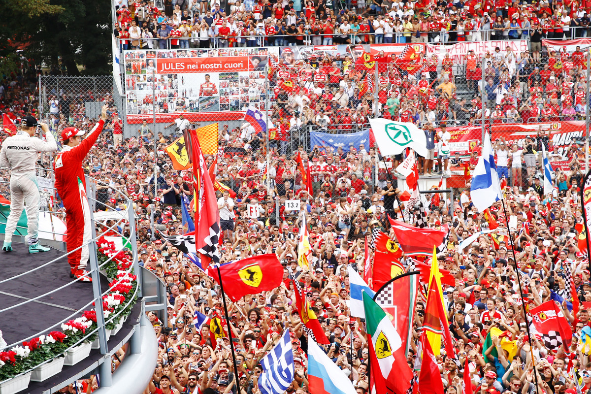 Tifosi v Monze připravili Ferrari opět skvělou atmosféru