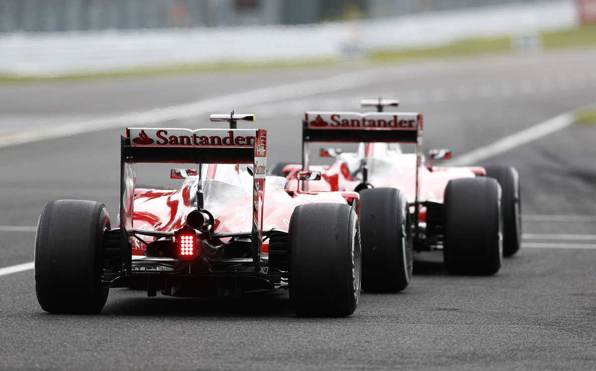 Vyráží do boje. Kvalifikaci Ferrari zvládlo dobře, poradí si i v závodě? 