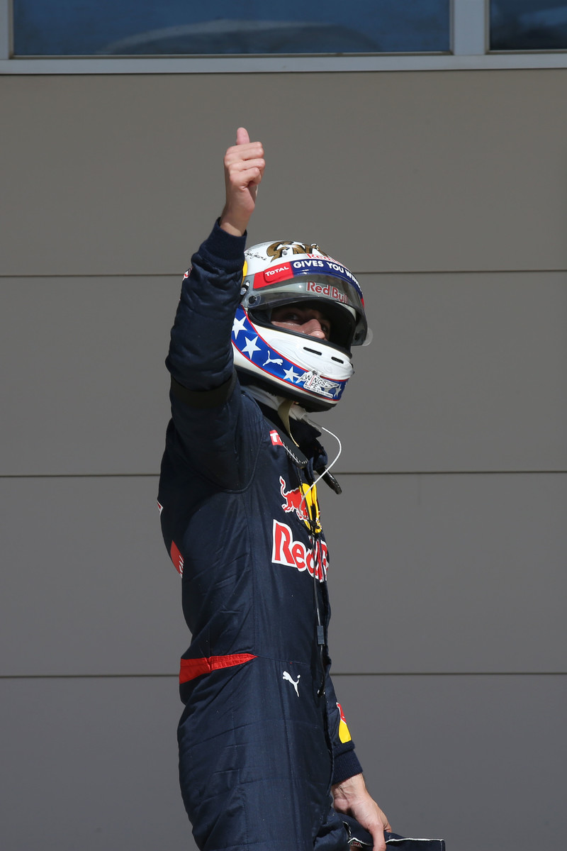 Postará se Daniel Ricciardo o překvapení na startu?