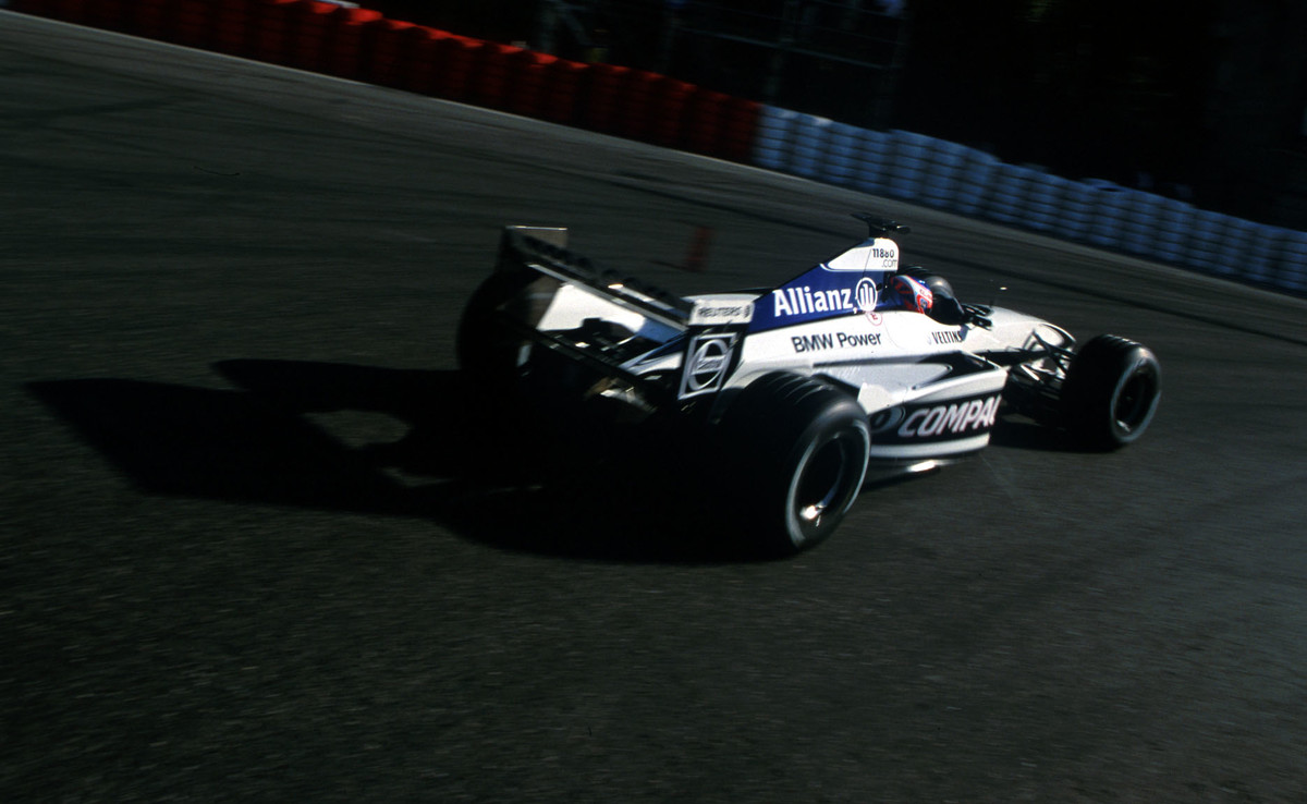 Button započal svoji kariéru v roce 2000 v ikonickém Williamsu. Kolegou mu tehdy byl Ralf Schumacher