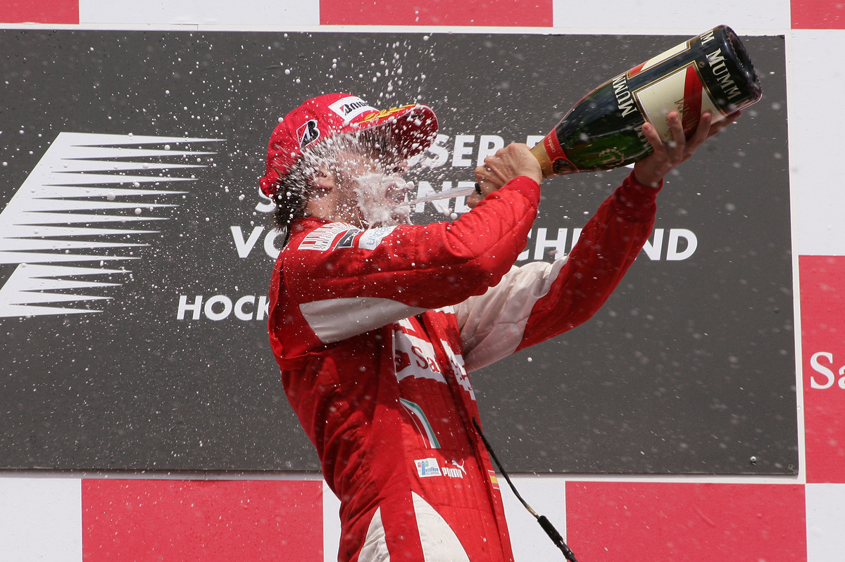 Z vítězství ve Velké ceně Německa 2010 se radoval Fernando Alonso, vedení mu však přenechal kolega Felipe Massa