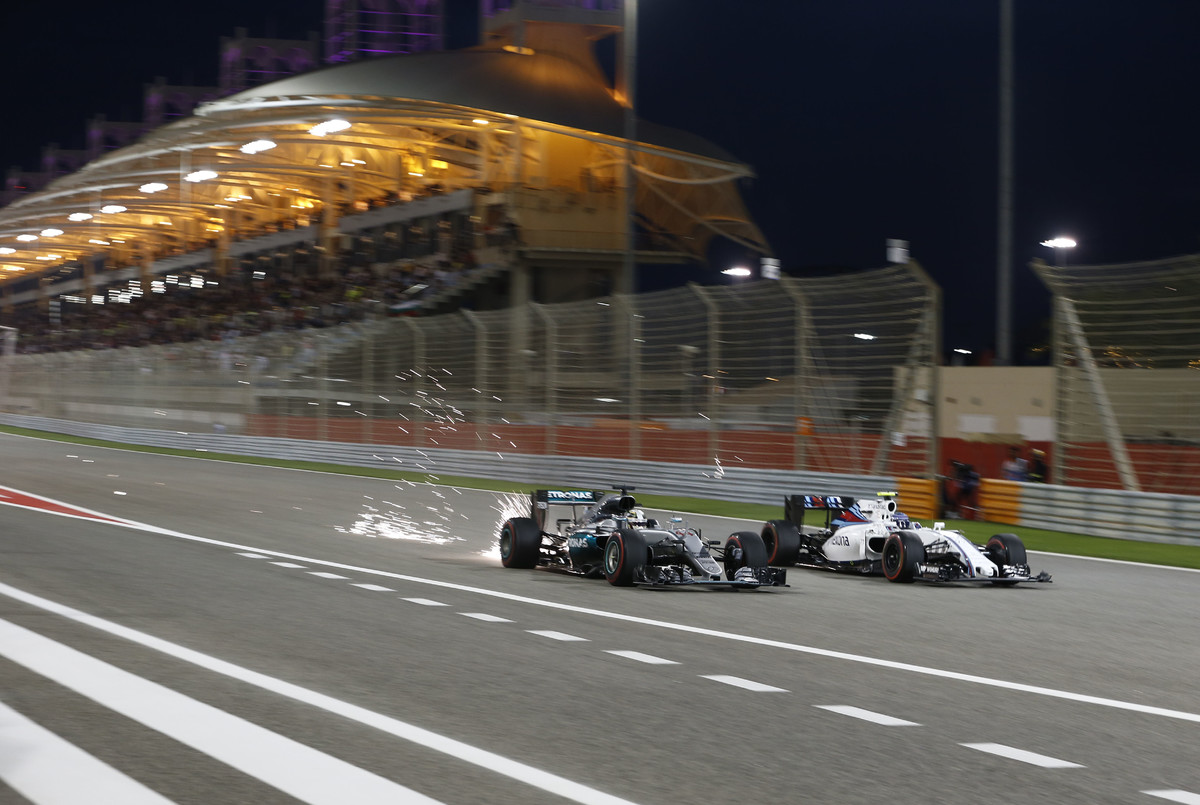 Bottas po boku Hamiltona - vstane tak Fin konečně na stupínek nejvyšší? 