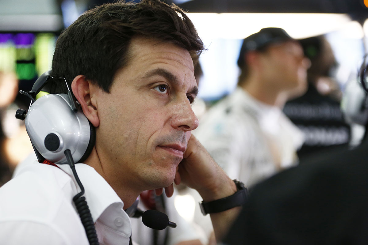 Rozhodnutí čerstvého mistra světa F1 ukončit kariéru Wolffa zaskočilo