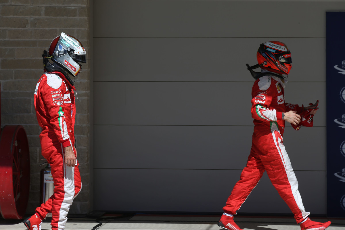 Ferrari by po skončení sezony 2017 mohlo přijít o oba své piloty