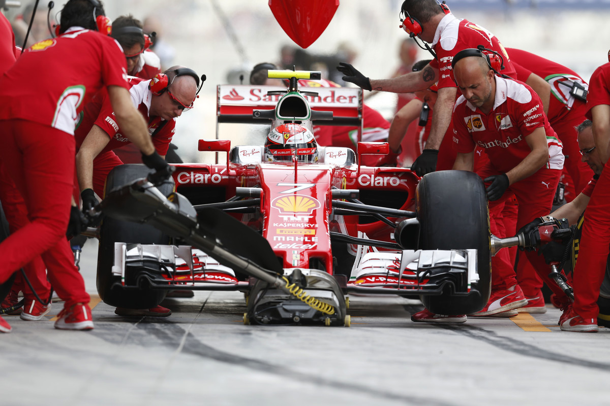 Ferrari půjde do sezóny 2017 s novou strukturou a novými nadějemi