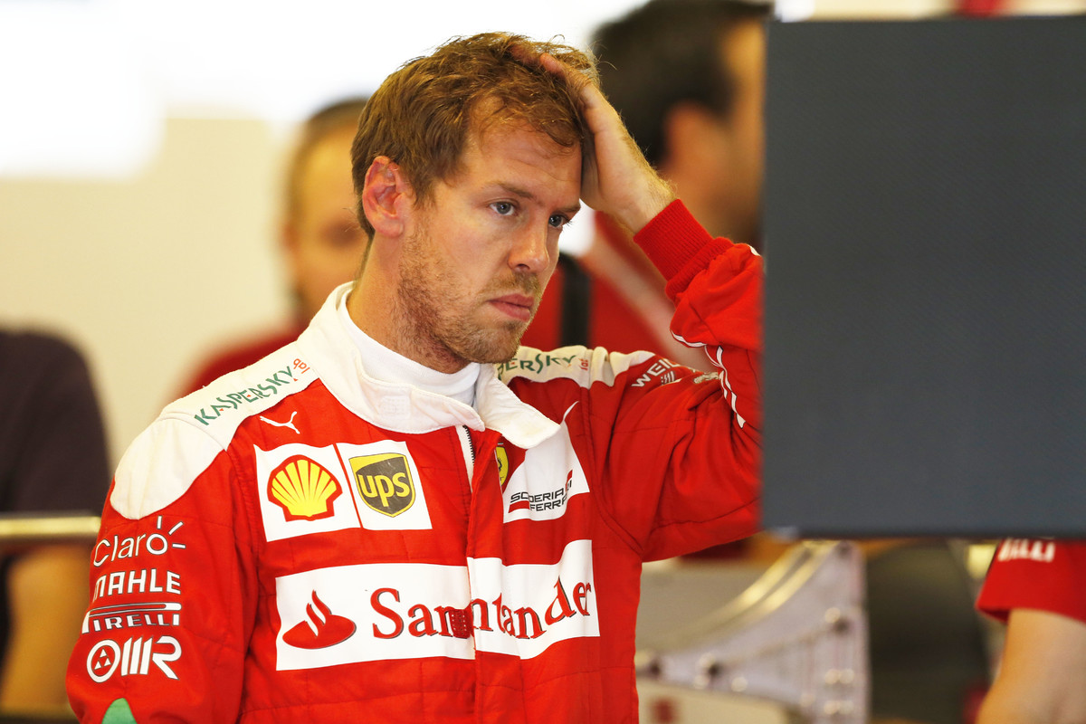 Mistrovský úspěch s Ferrari je zatím v nedohlednu, Vettela by proto nabídka Mercedesu mohla zlákat