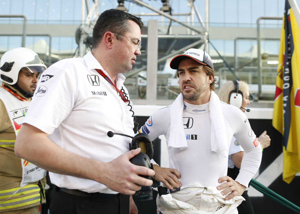 Zvládne se Alonso vyvázat ze smlouvy s McLarenem?
