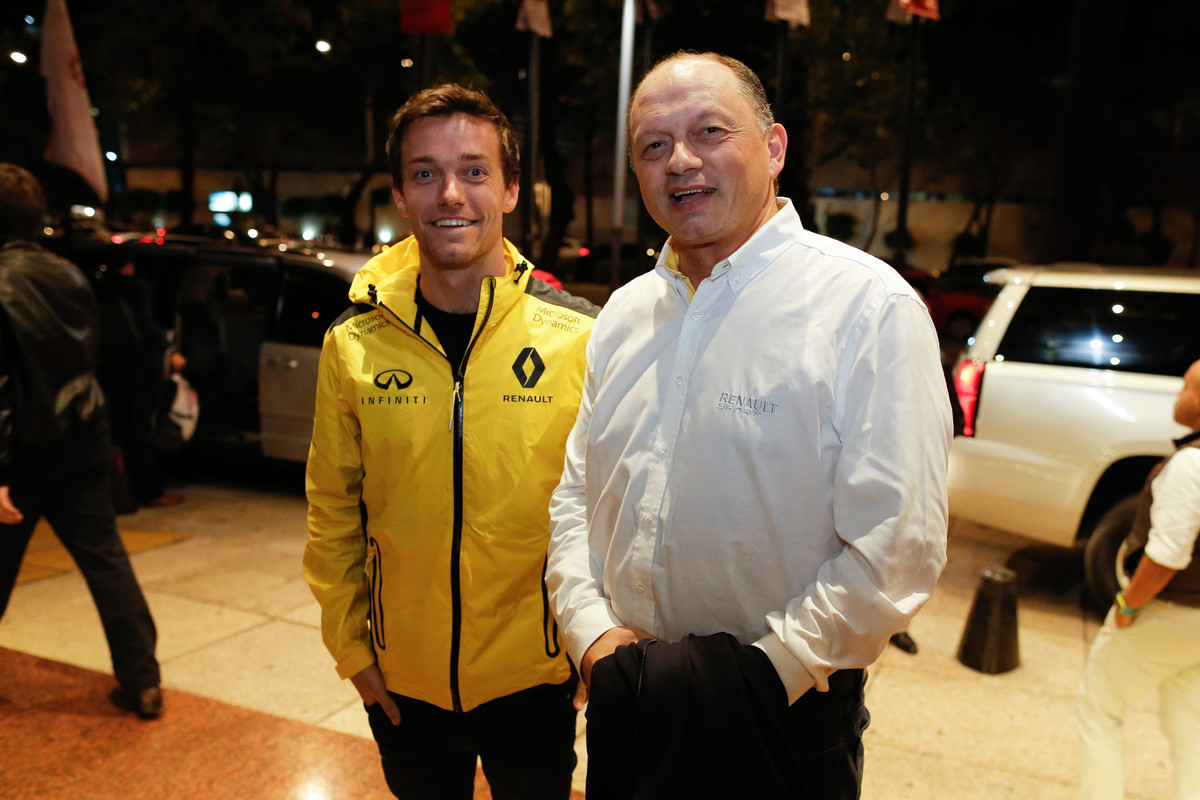 Zatímco Palmer v Renaultu zůstává na pozici jezdce, jeho šéf Vasseur končí