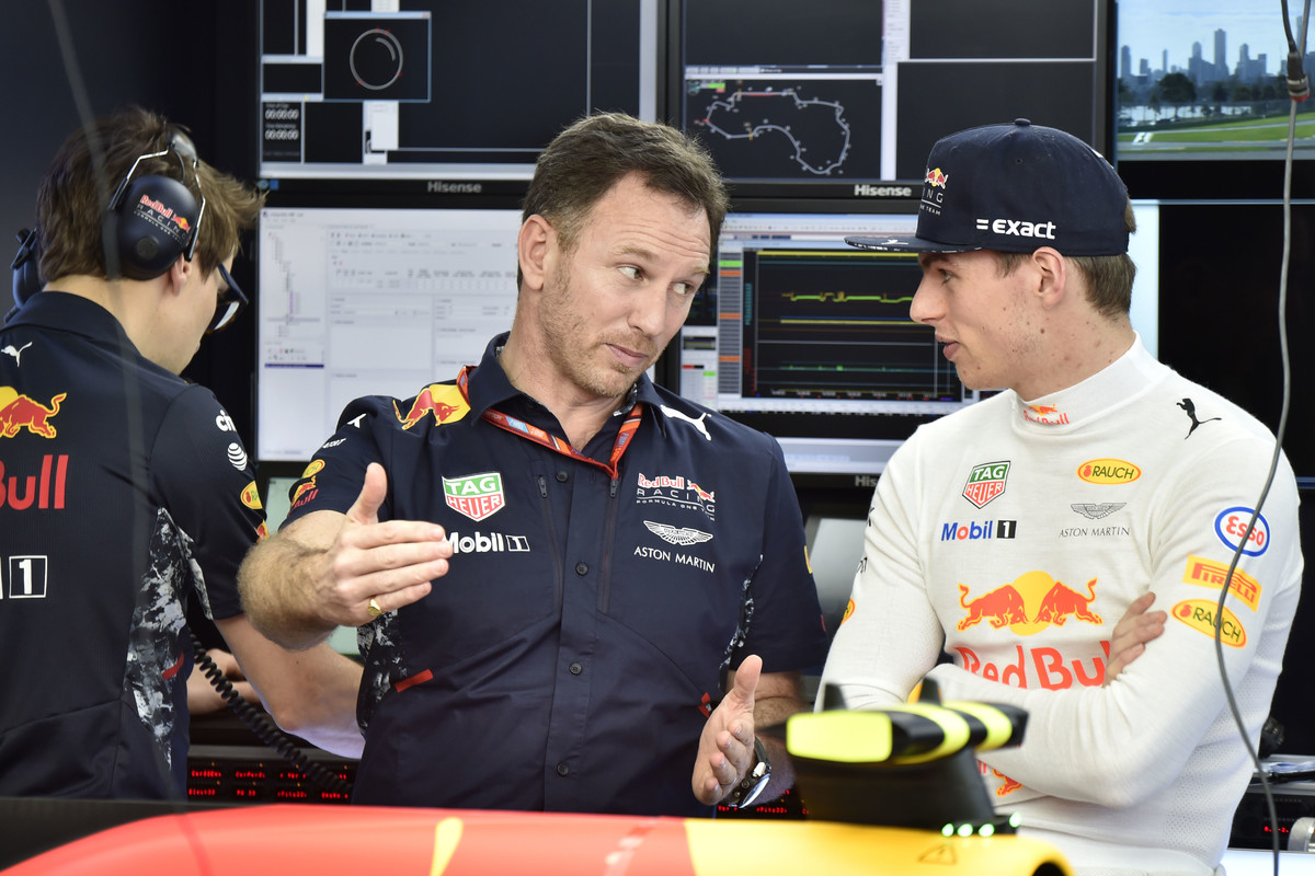 Christian Horner a Max Verstappen během GP Austrálie 2017